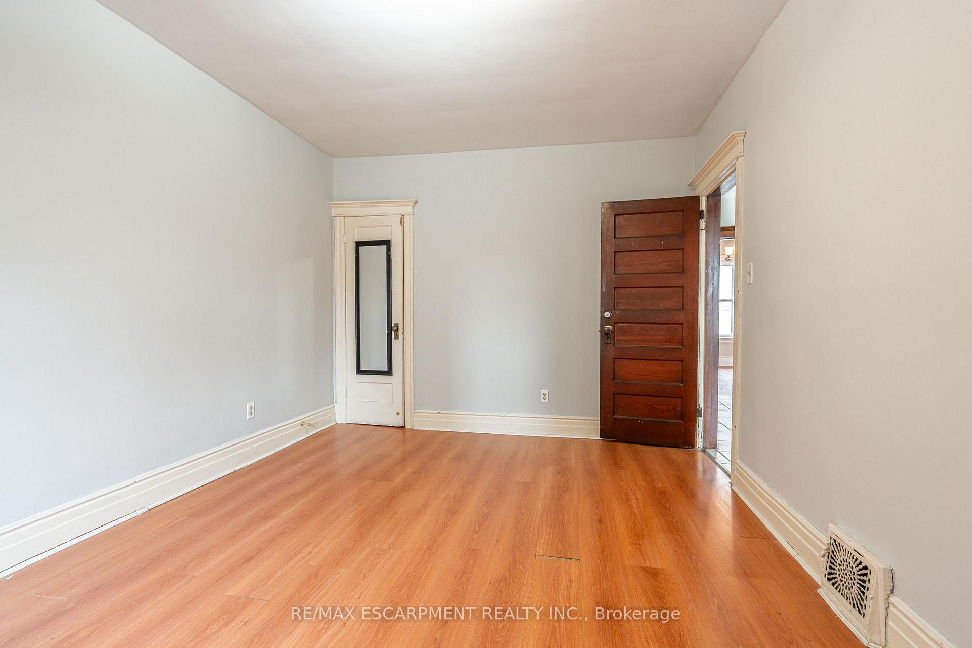 Photo 16 of Unit UPPER, 255 John Street S, Hamilton, Corktown — HOMEH