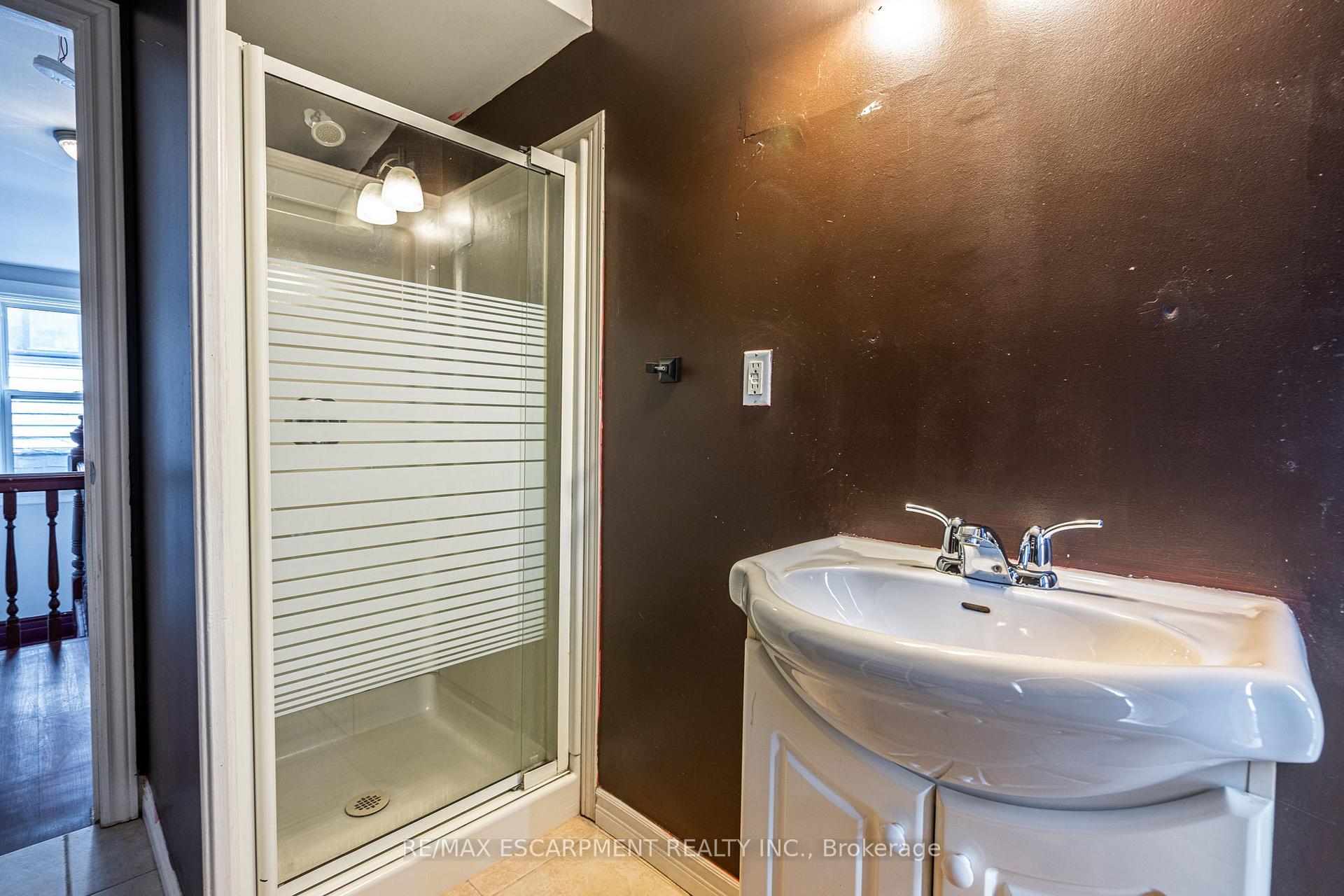 Photo 20 of Unit UPPER, 255 John Street S, Hamilton, Corktown — HOMEH