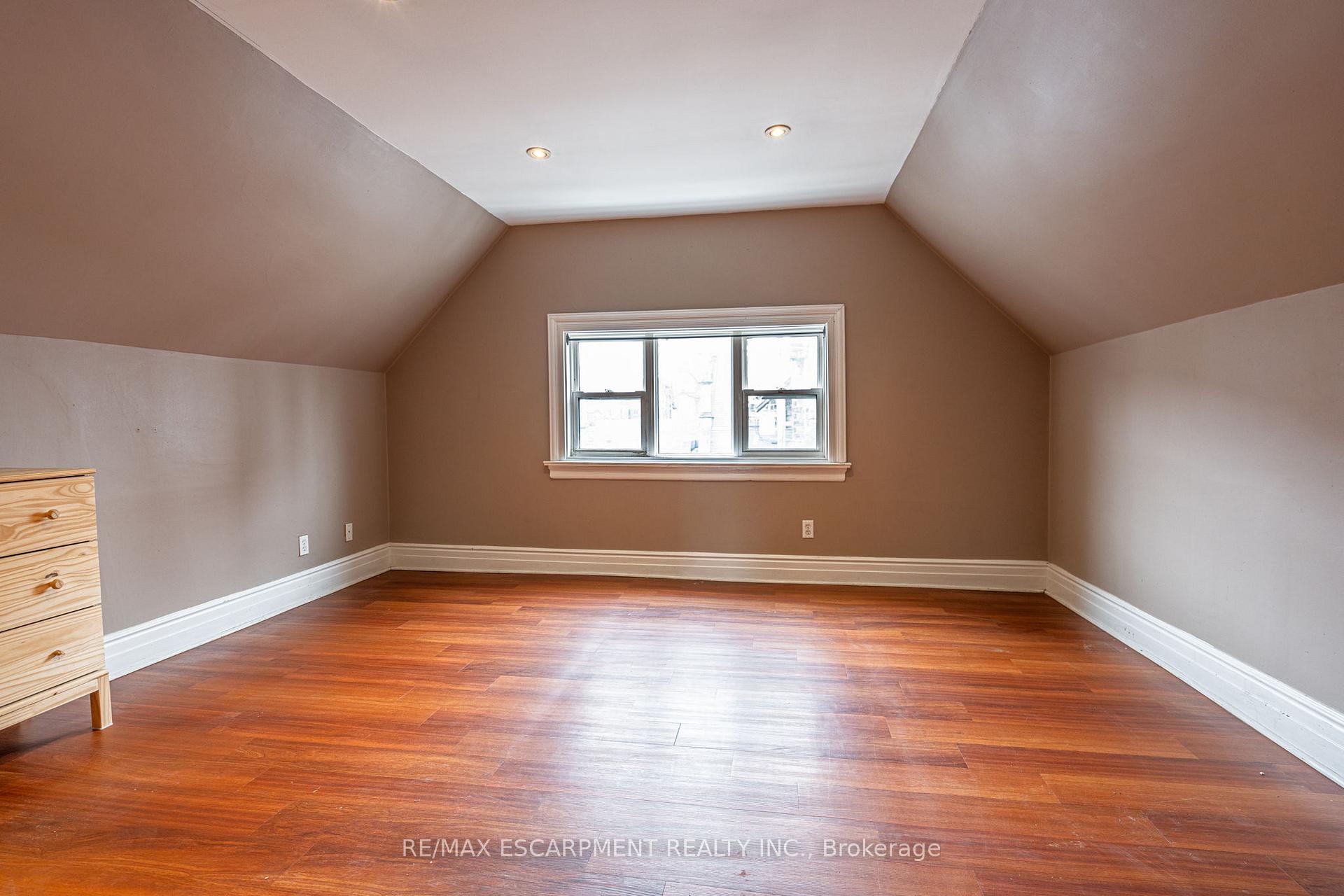 Photo 21 of Unit UPPER, 255 John Street S, Hamilton, Corktown — HOMEH