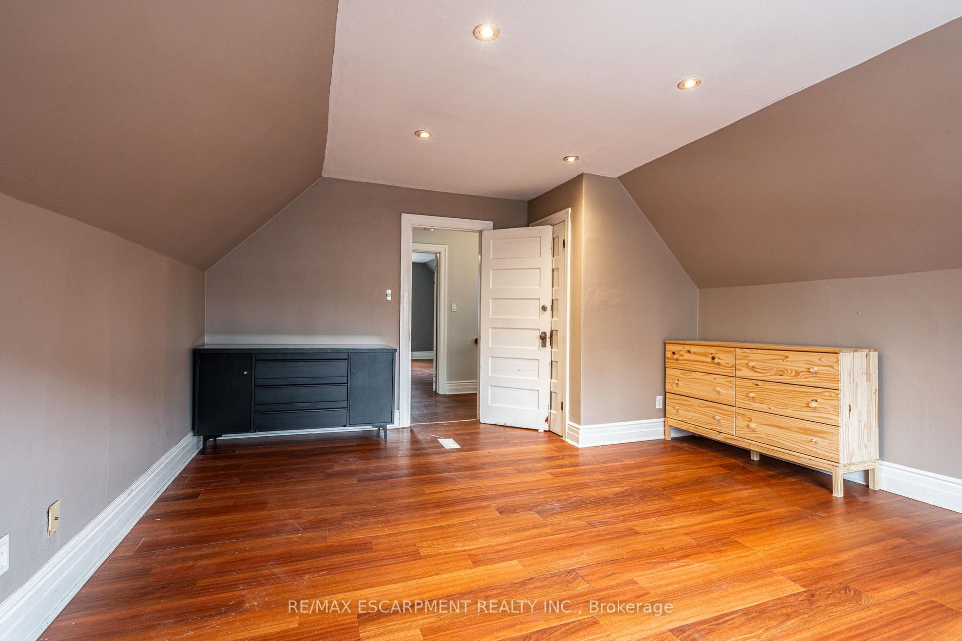 Photo 22 of Unit UPPER, 255 John Street S, Hamilton, Corktown — HOMEH