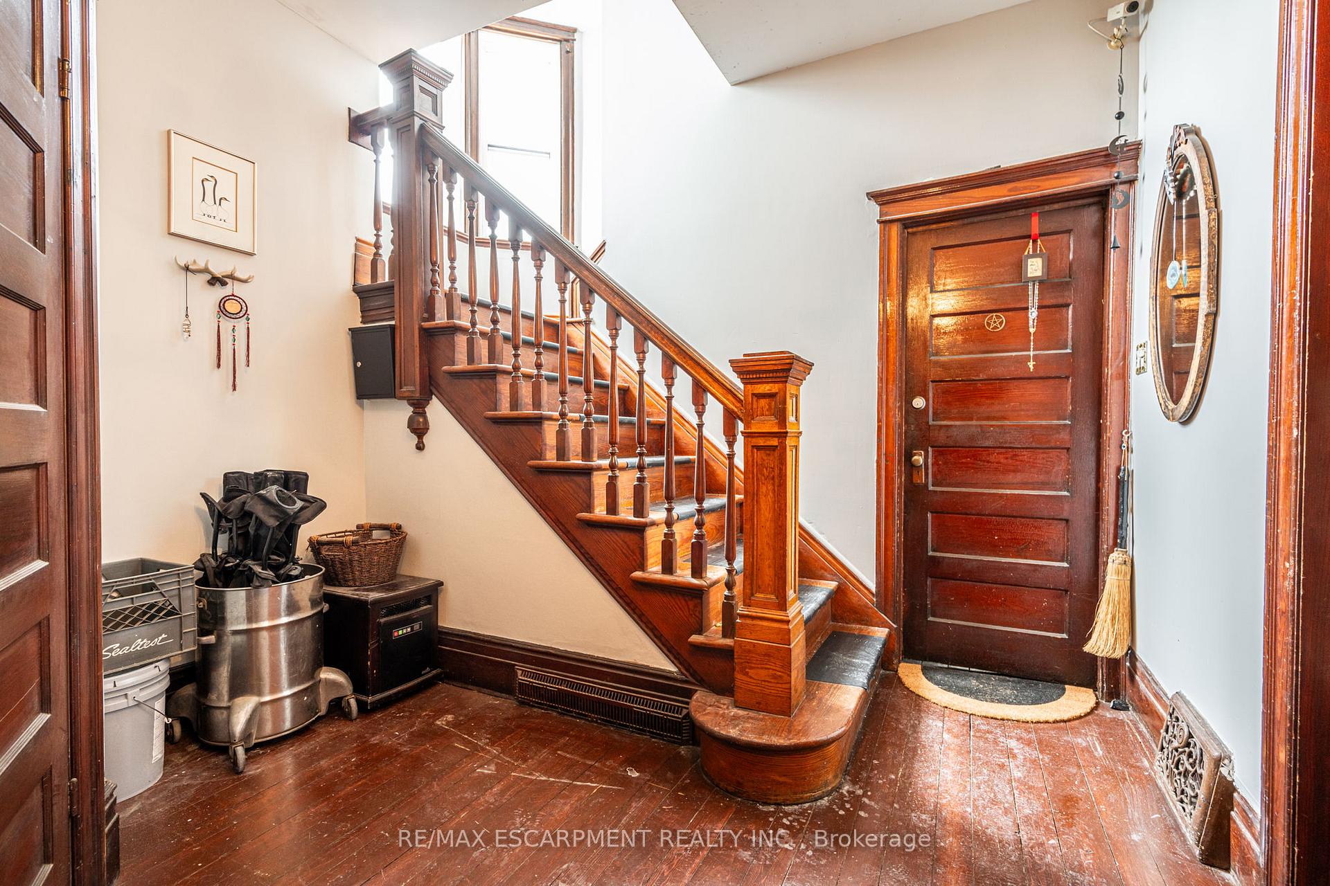 Photo 24 of Unit UPPER, 255 John Street S, Hamilton, Corktown — HOMEH
