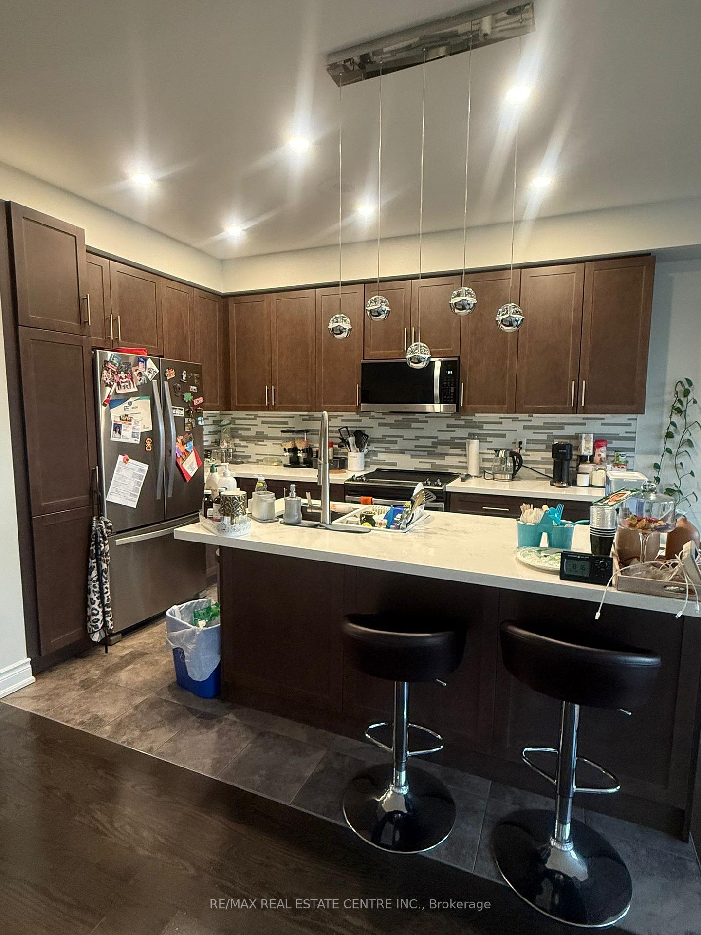 Photo 6 of 4 Little Britain Crescent, Brampton, Bram West — HOMEH