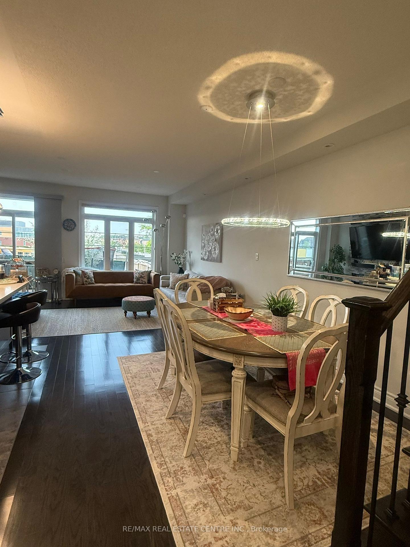 Photo 8 of 4 Little Britain Crescent, Brampton, Bram West — HOMEH