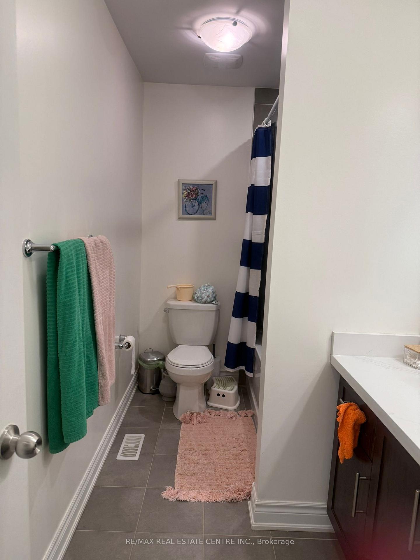 Photo 11 of 4 Little Britain Crescent, Brampton, Bram West — HOMEH