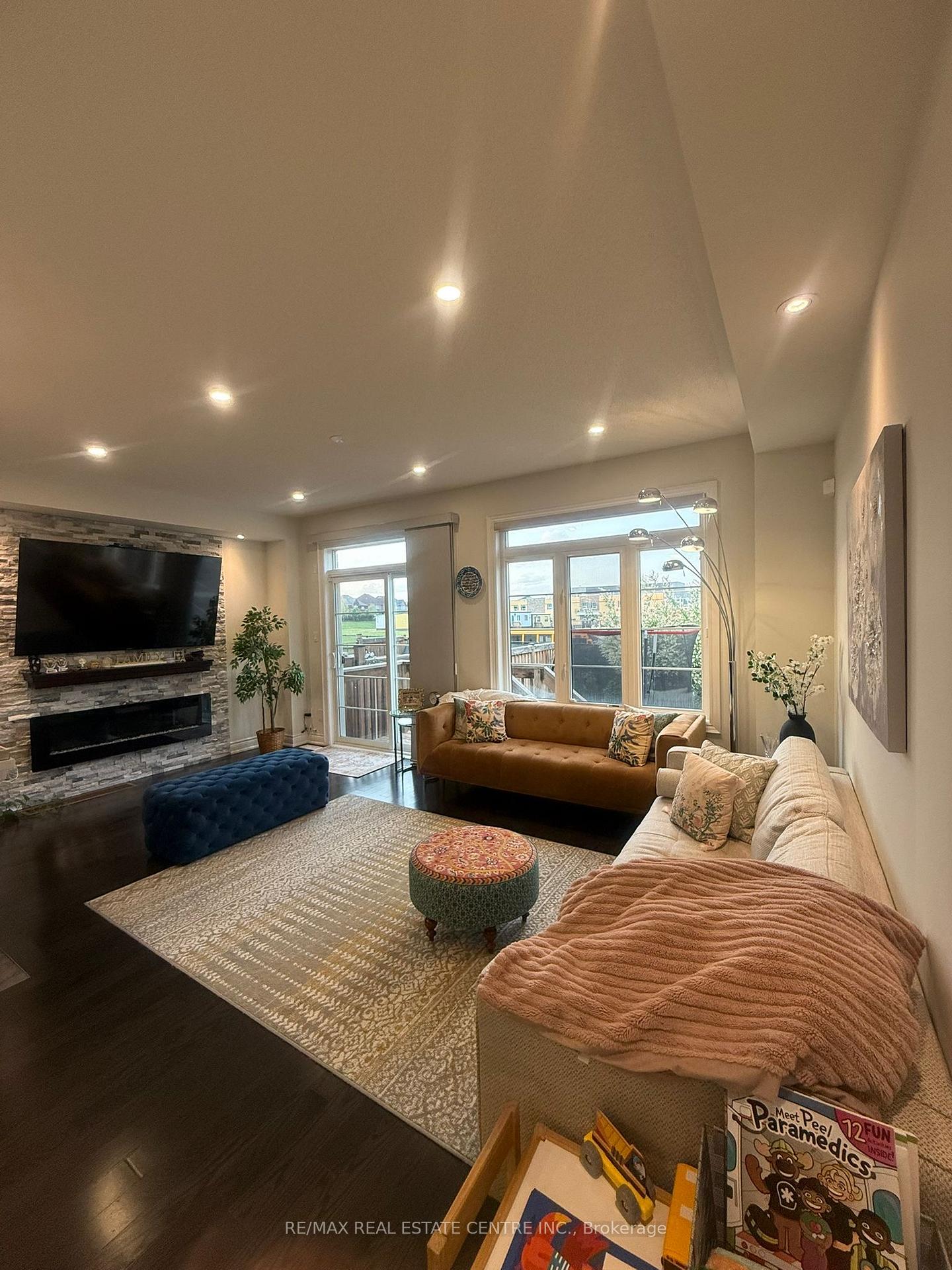 Photo 25 of 4 Little Britain Crescent, Brampton, Bram West — HOMEH