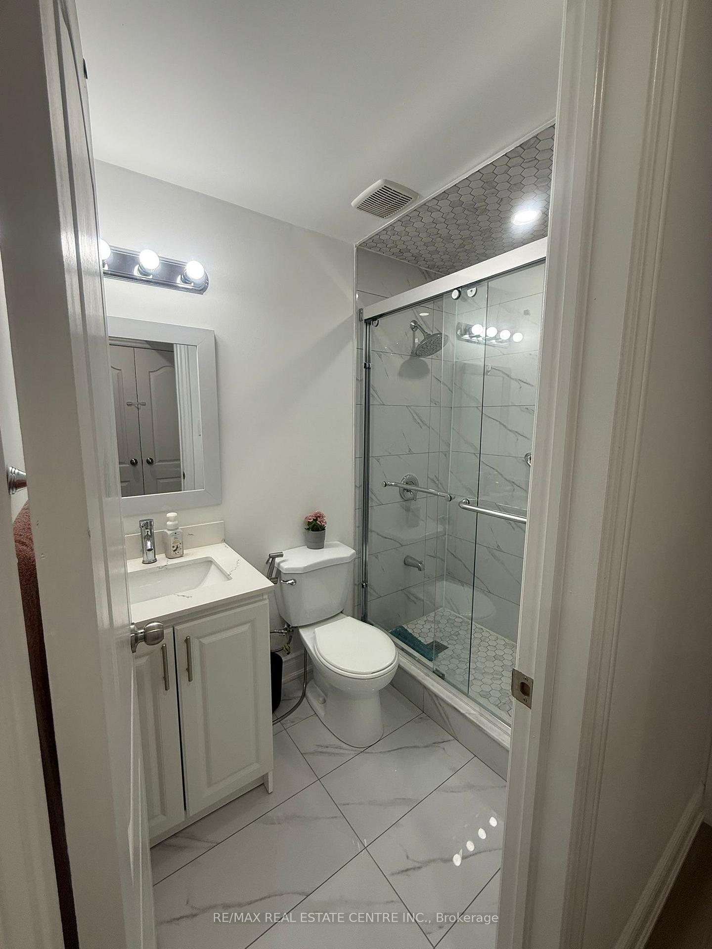 Photo 28 of 4 Little Britain Crescent, Brampton, Bram West — HOMEH