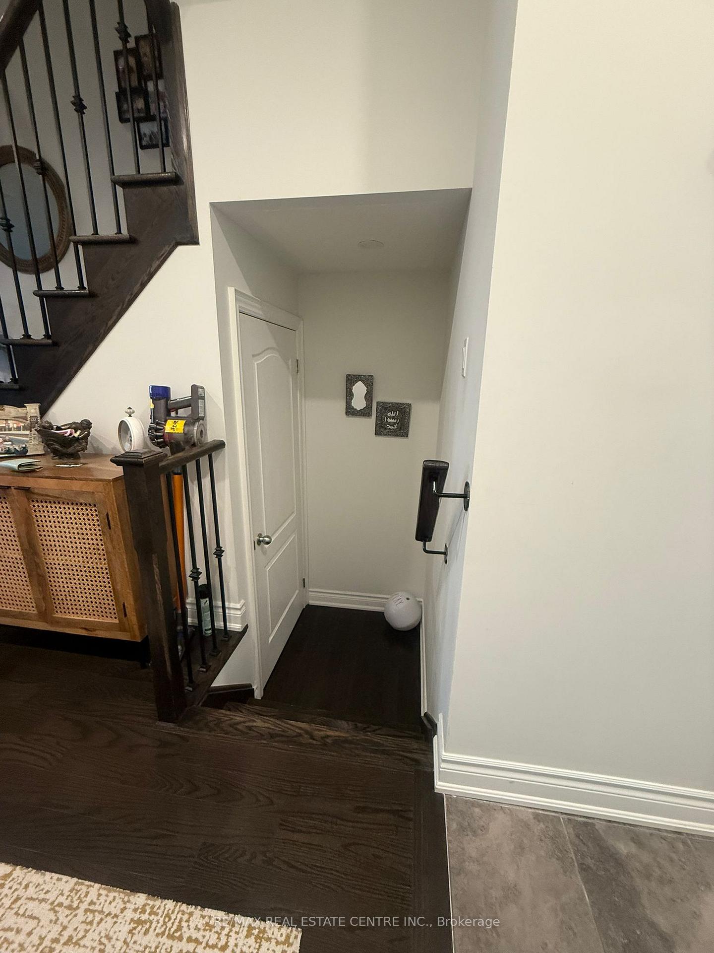 Photo 34 of 4 Little Britain Crescent, Brampton, Bram West — HOMEH