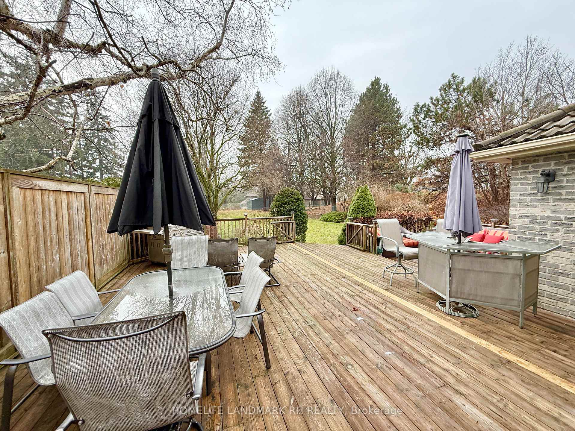 Photo 11 of 10 Montgomery Court, Markham, Buttonville — HOMEH