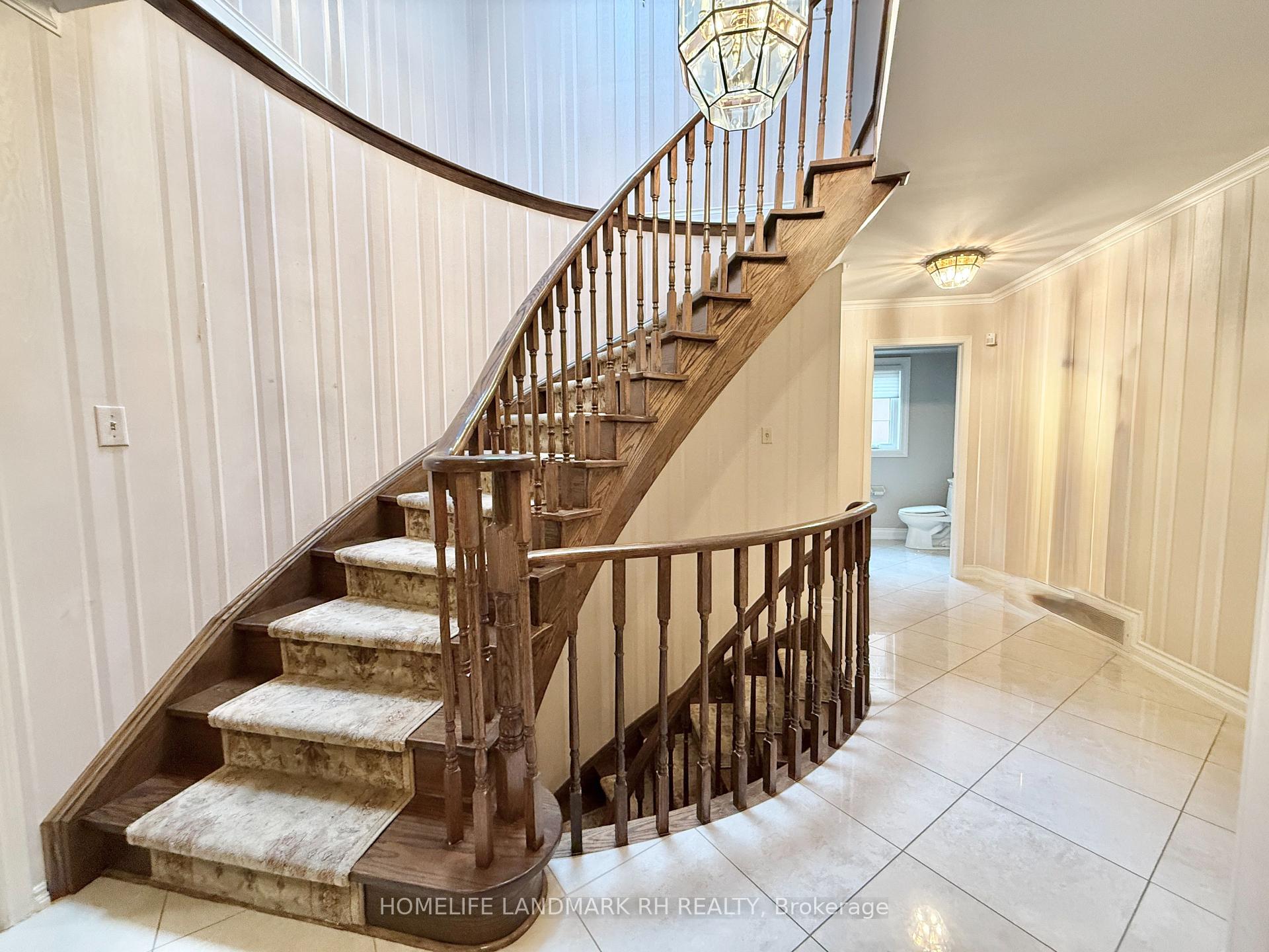 Photo 15 of 10 Montgomery Court, Markham, Buttonville — HOMEH