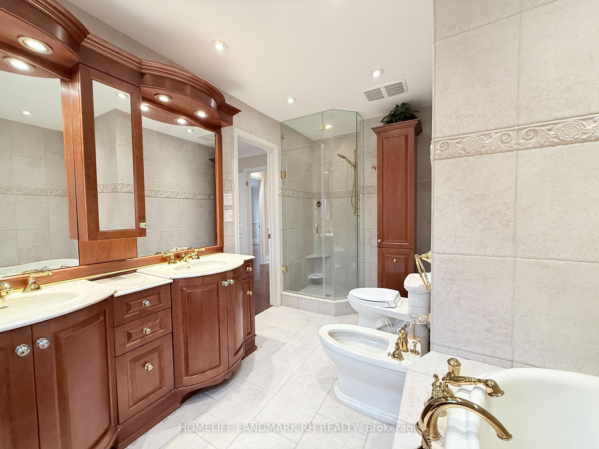 Photo 14 of 10 Montgomery Court, Markham, Buttonville — HOMEH