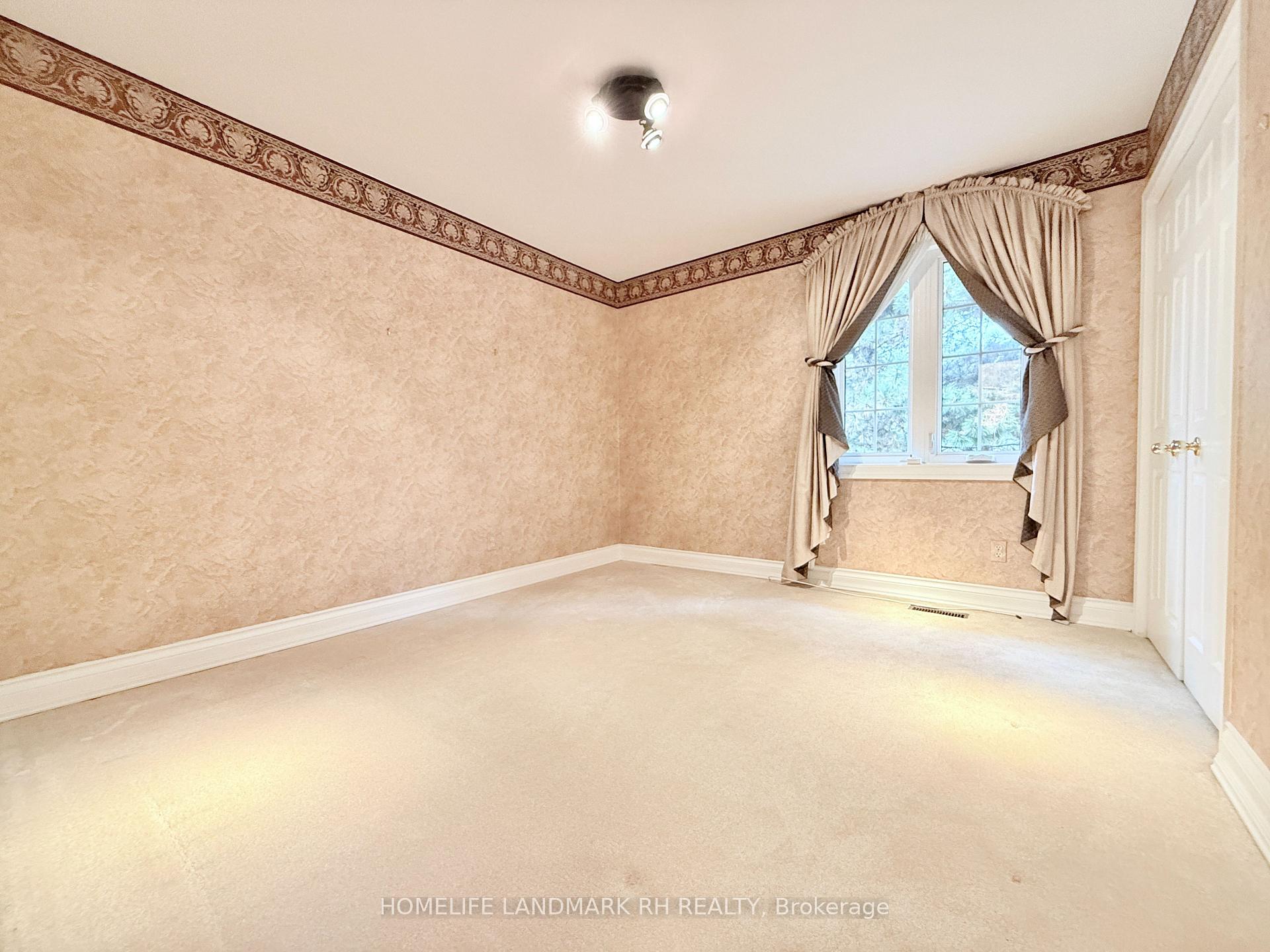 Photo 17 of 10 Montgomery Court, Markham, Buttonville — HOMEH