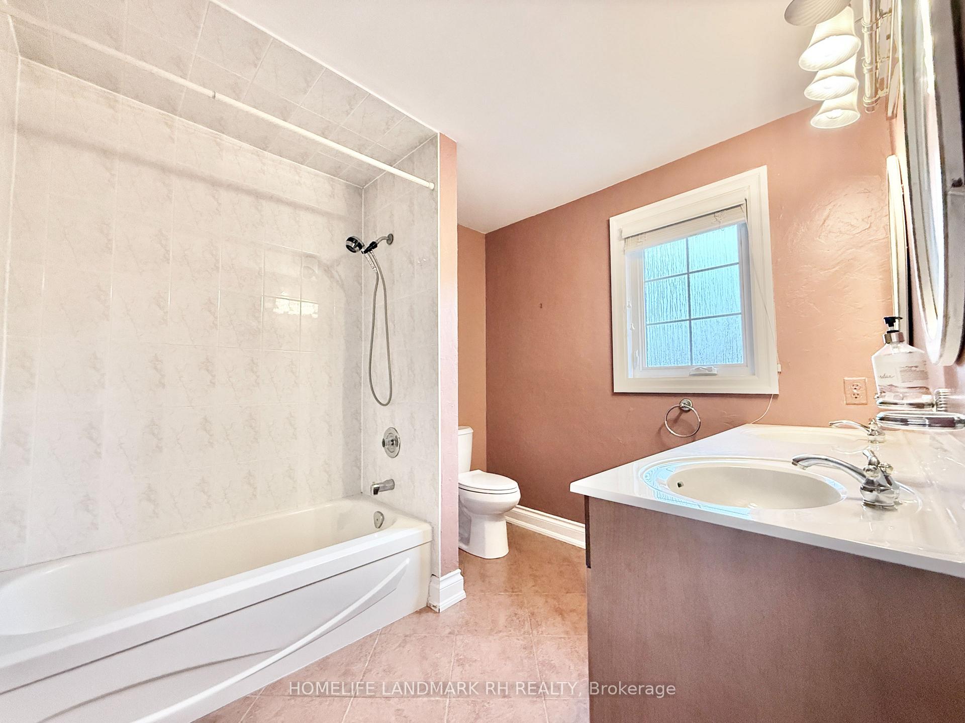Photo 20 of 10 Montgomery Court, Markham, Buttonville — HOMEH