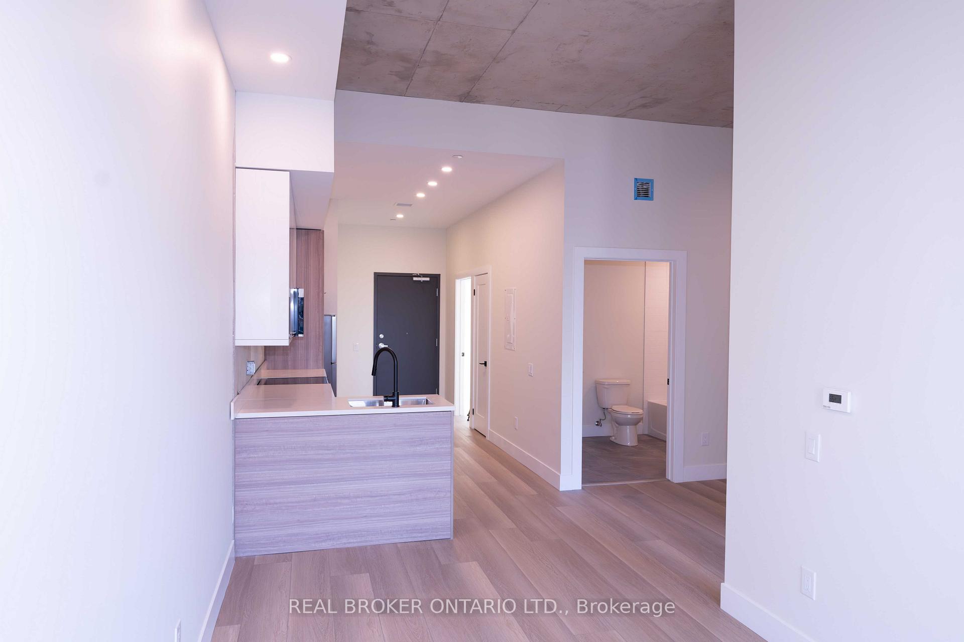 Photo 5 of Unit 301, 169 James Street S, Hamilton, Corktown — HOMEH