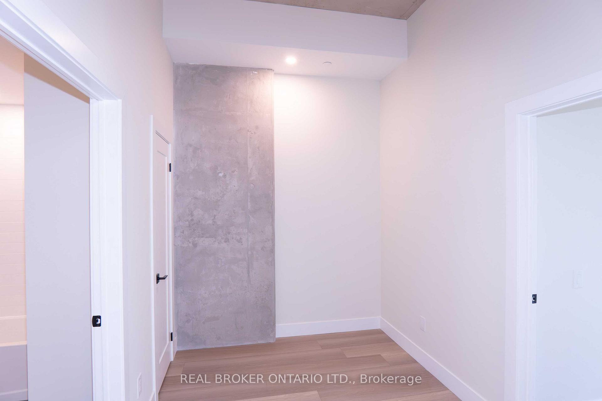 Photo 7 of Unit 301, 169 James Street S, Hamilton, Corktown — HOMEH