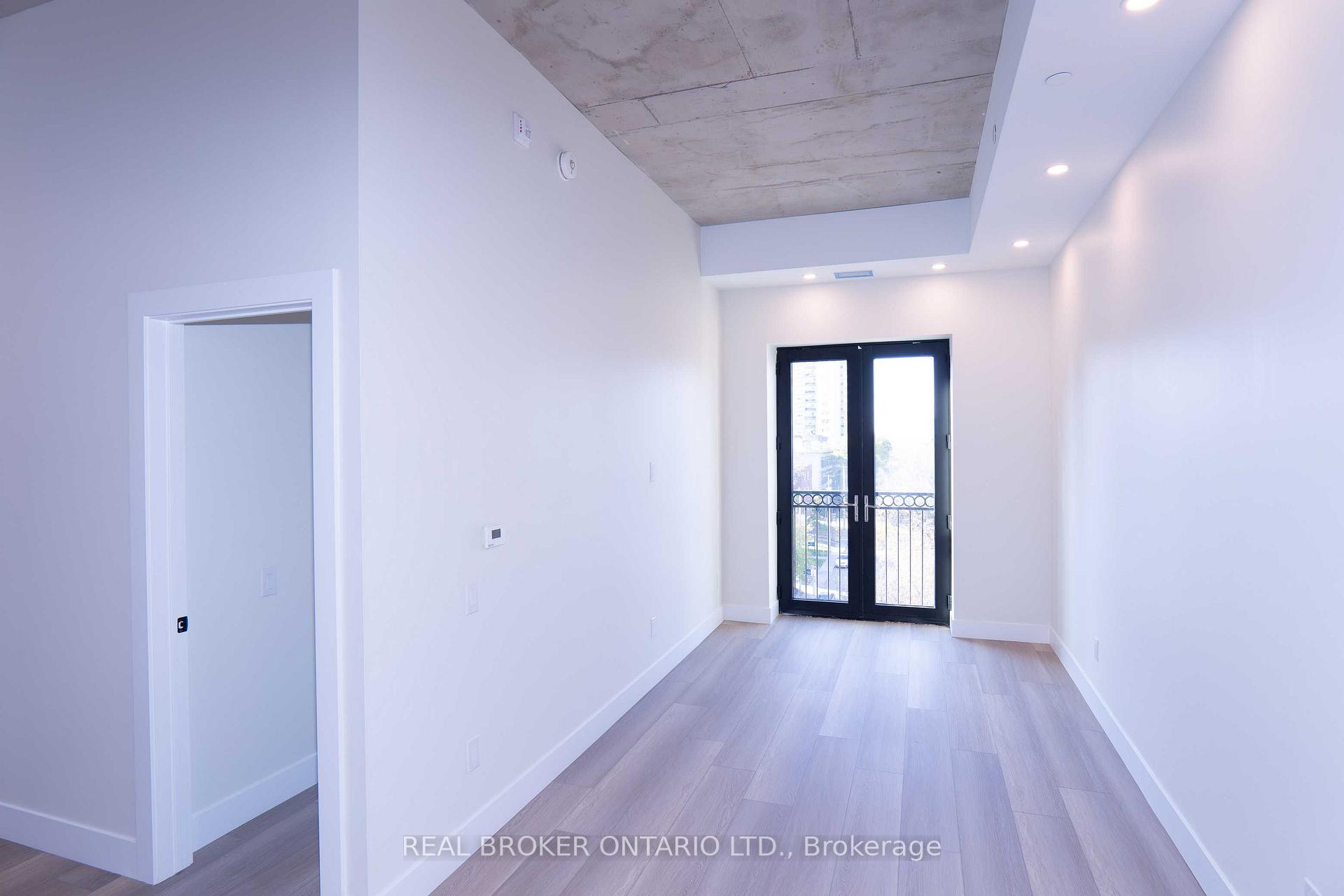 Photo 6 of Unit 301, 169 James Street S, Hamilton, Corktown — HOMEH