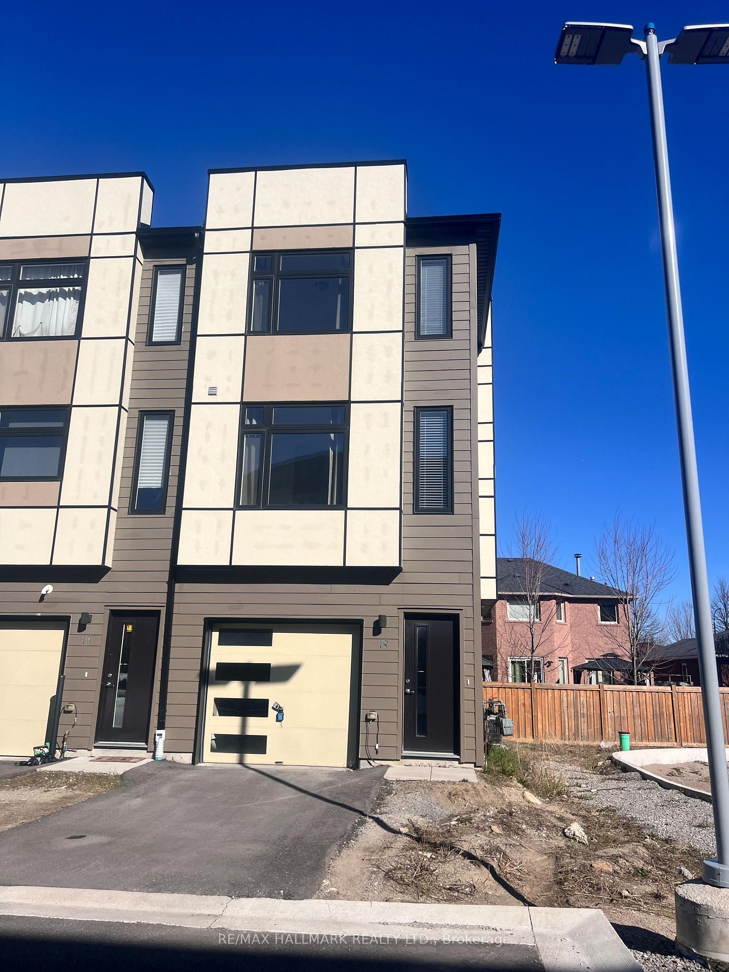 Photo 1 of Unit 18, 540 Essa Road, Barrie, Holly — HOMEH