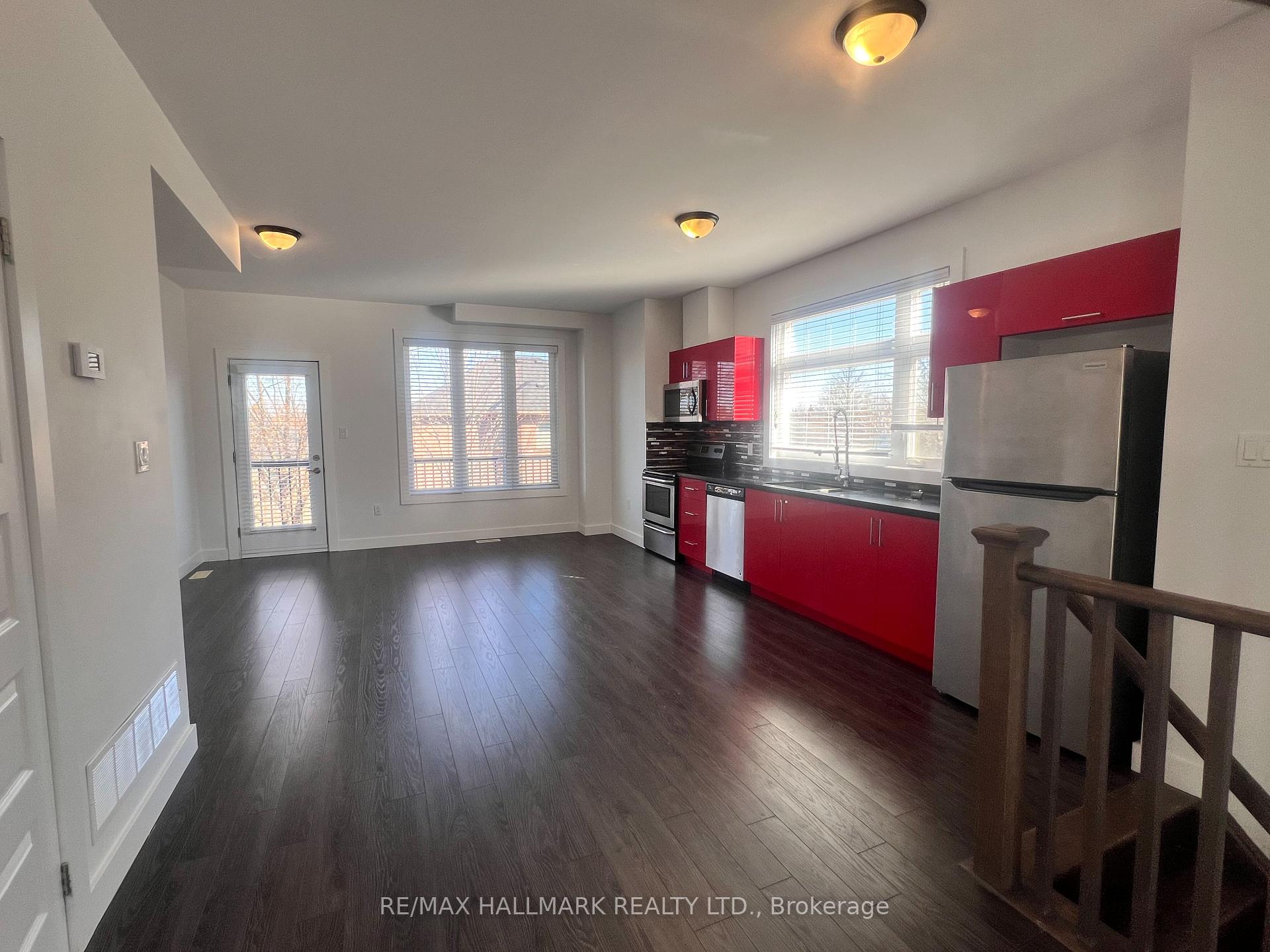 Photo 2 of Unit 18, 540 Essa Road, Barrie, Holly — HOMEH