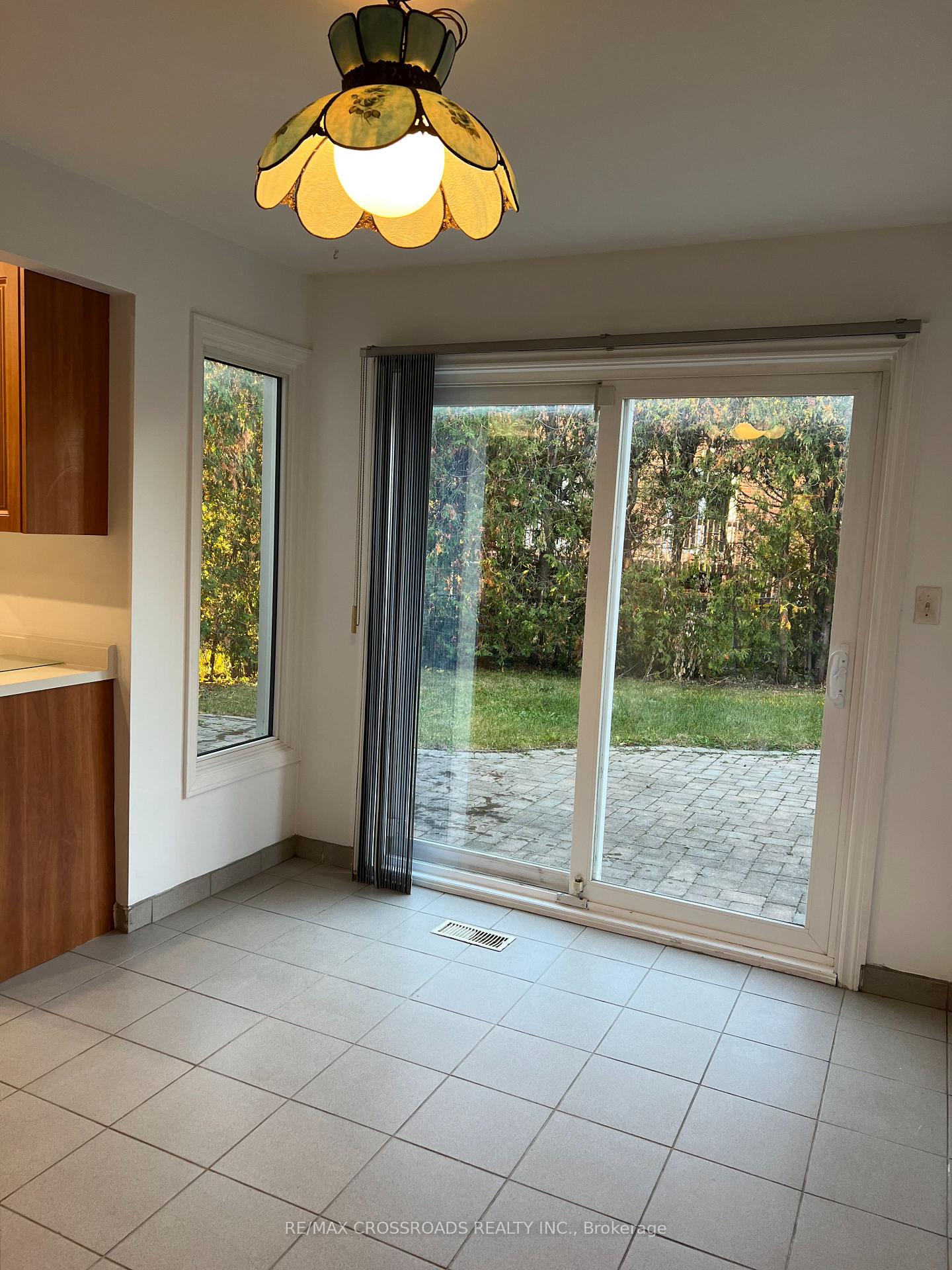 Photo 9 of 32 Buchanan Drive, Markham, Unionville — HOMEH