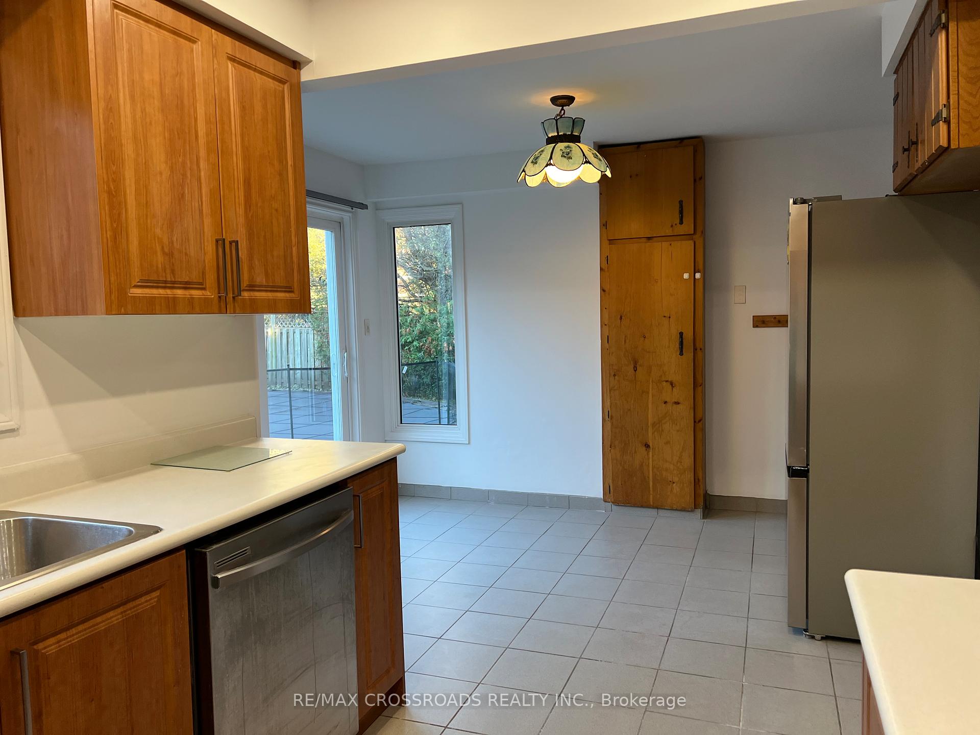 Photo 6 of 32 Buchanan Drive, Markham, Unionville — HOMEH