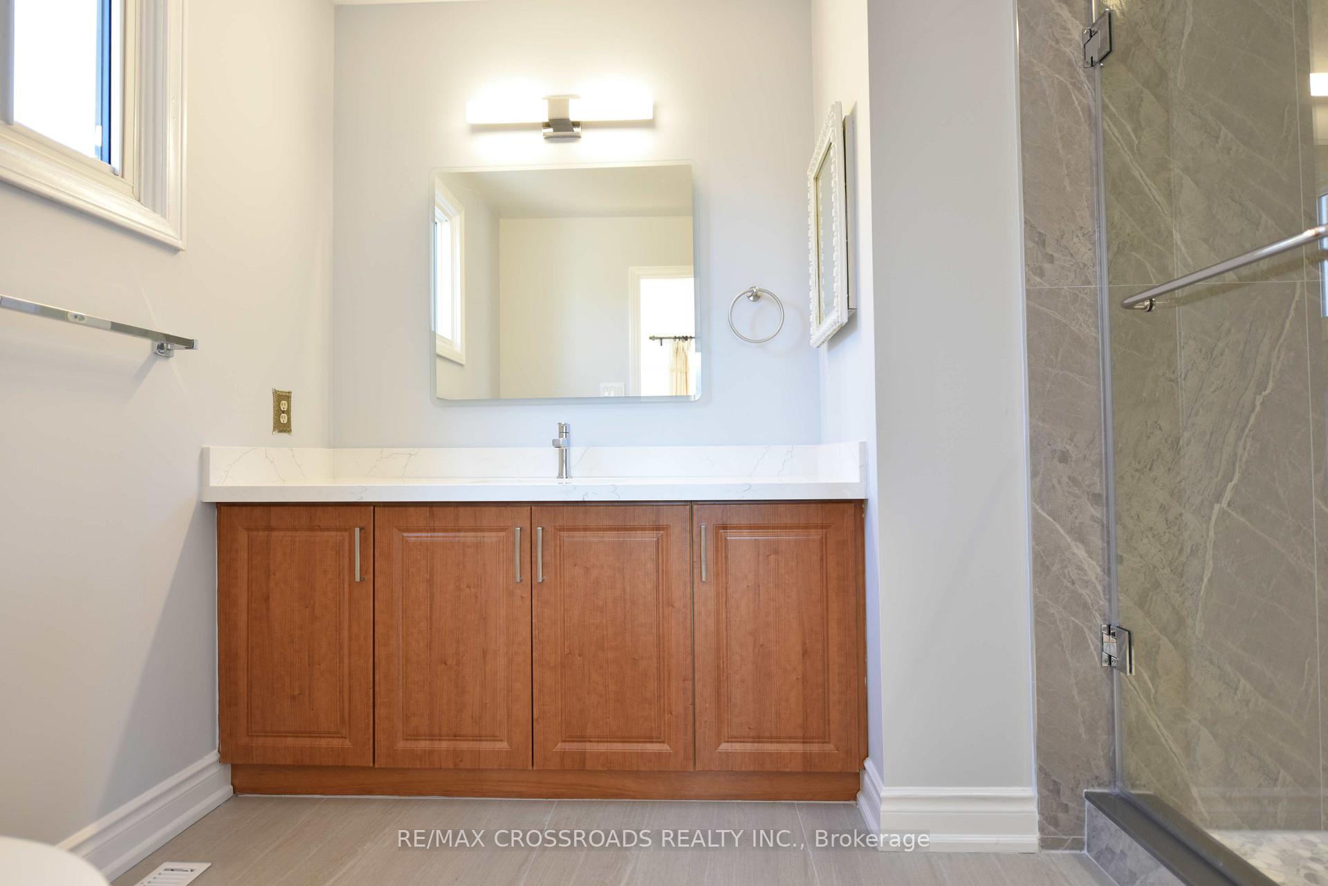 Photo 7 of 32 Buchanan Drive, Markham, Unionville — HOMEH
