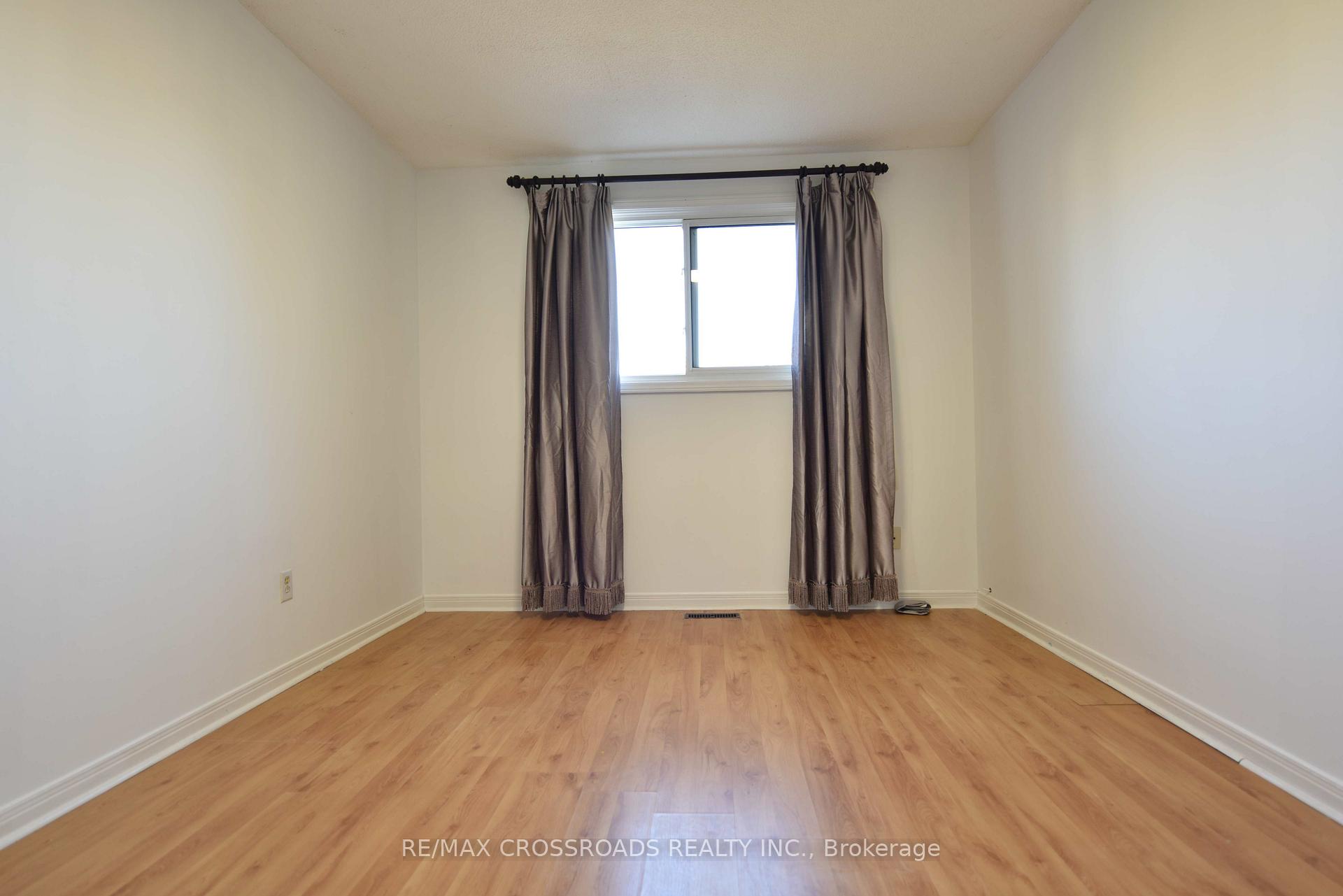 Photo 16 of 32 Buchanan Drive, Markham, Unionville — HOMEH