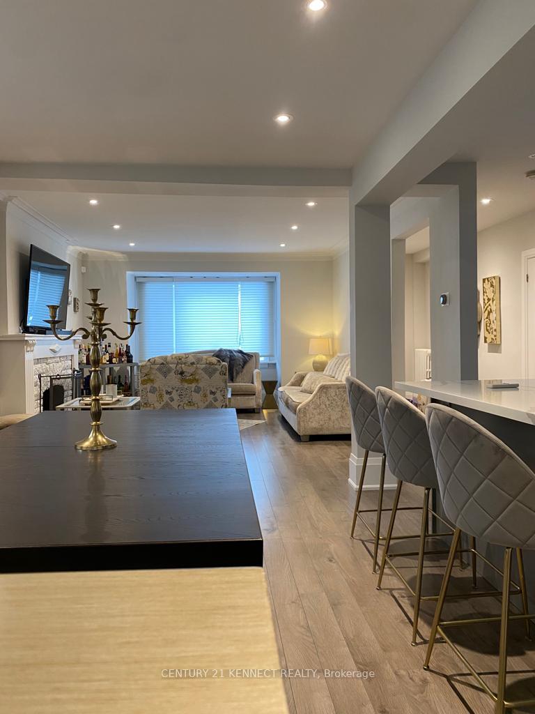 Photo 2 of 524 Castlefield Avenue, Toronto, Forest Hill North — HOMEH