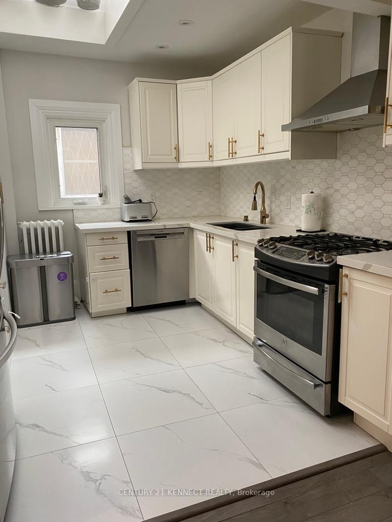 Photo 9 of 524 Castlefield Avenue, Toronto, Forest Hill North — HOMEH