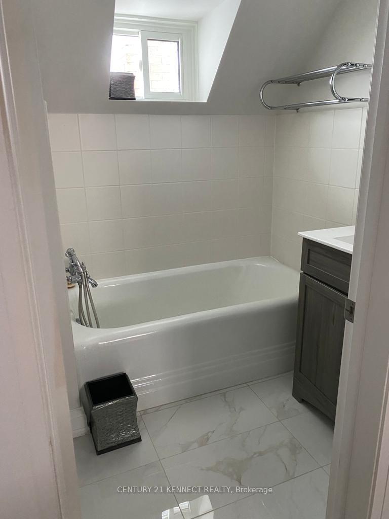Photo 18 of 524 Castlefield Avenue, Toronto, Forest Hill North — HOMEH