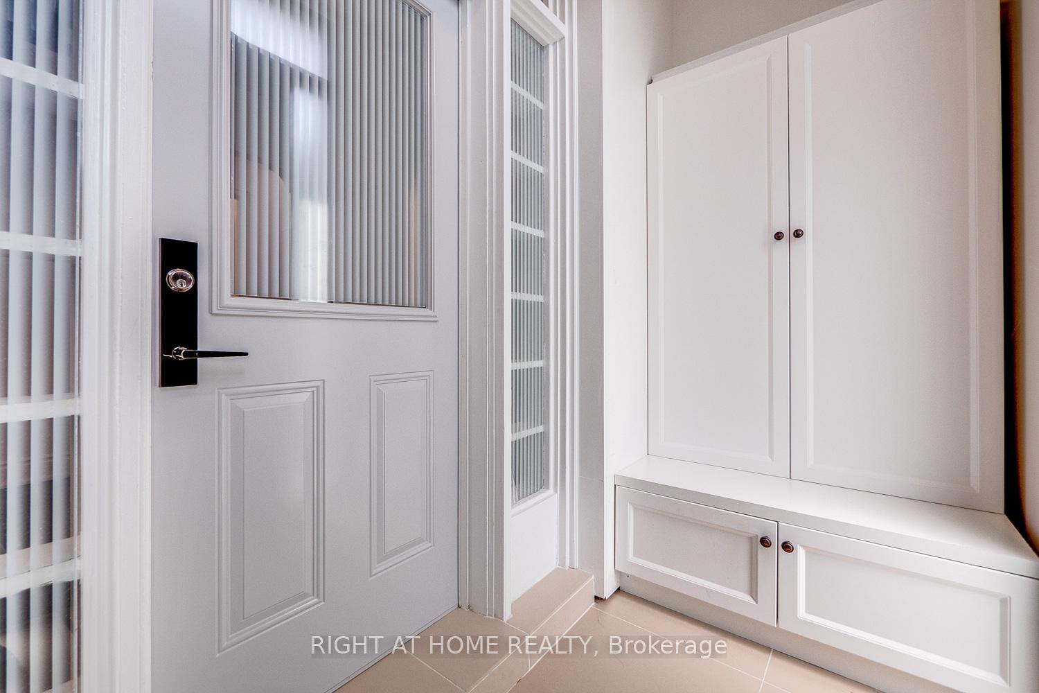 Photo 3 of 76 Caribou Road E, Toronto, Bedford Park-Nortown — HOMEH