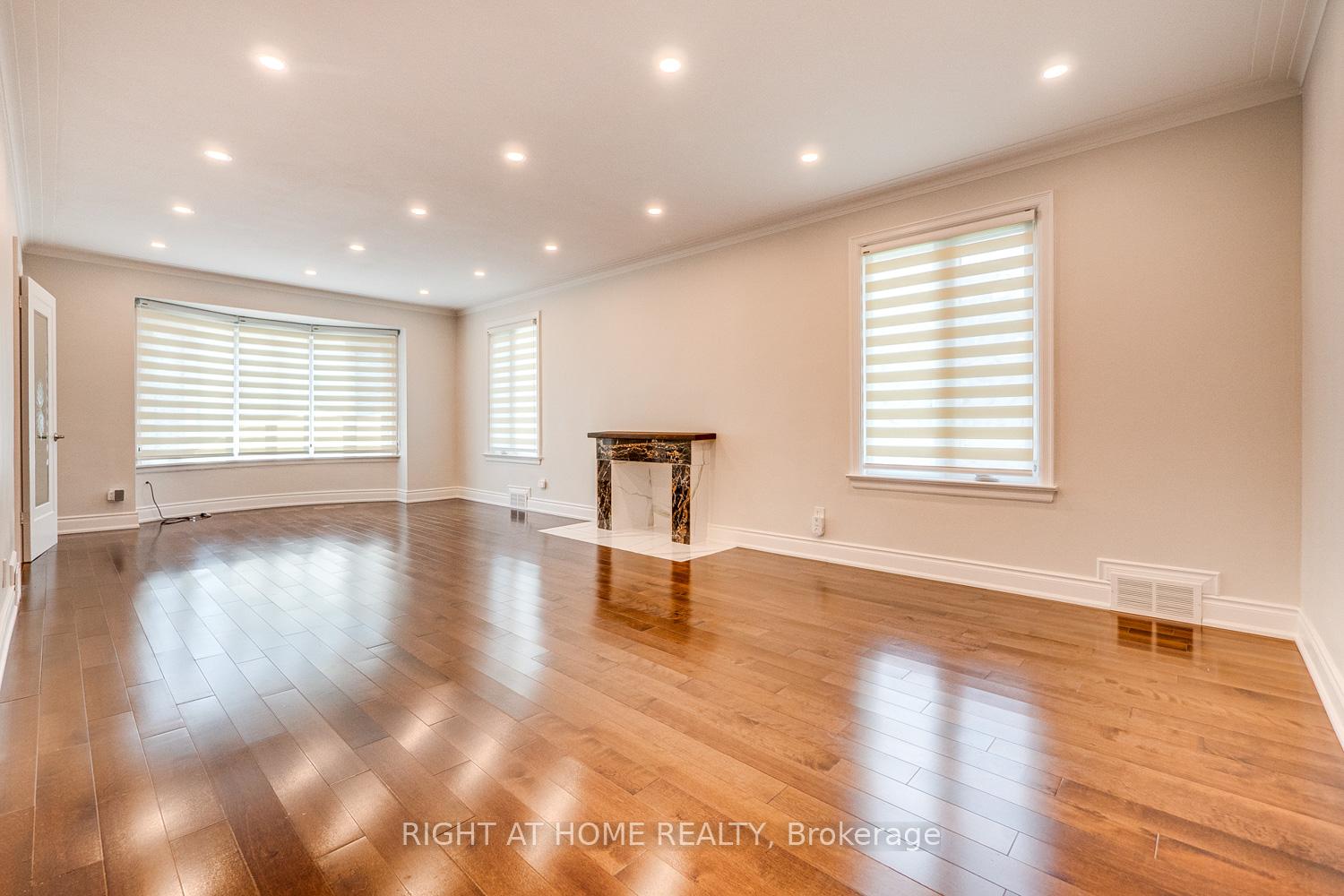 Photo 13 of 76 Caribou Road E, Toronto, Bedford Park-Nortown — HOMEH