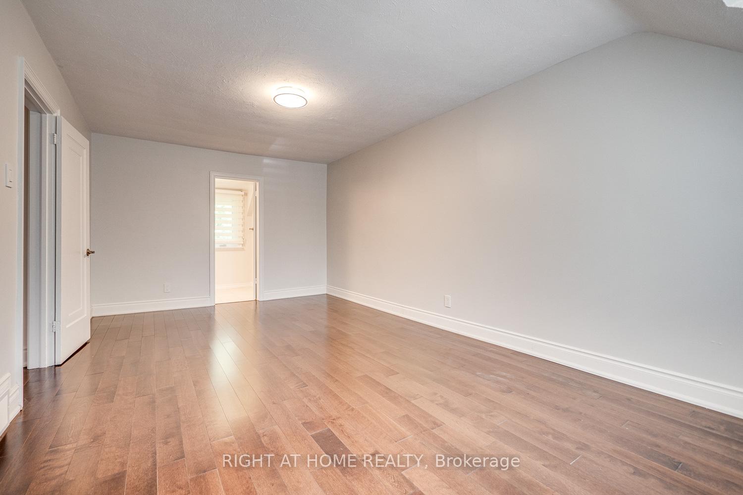 Photo 18 of 76 Caribou Road E, Toronto, Bedford Park-Nortown — HOMEH