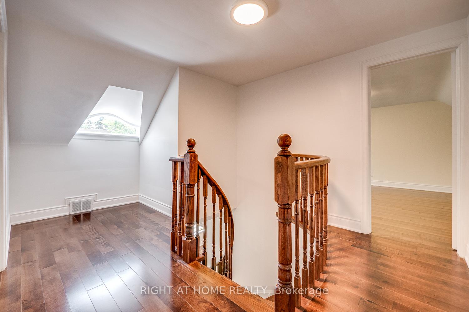 Photo 20 of 76 Caribou Road E, Toronto, Bedford Park-Nortown — HOMEH