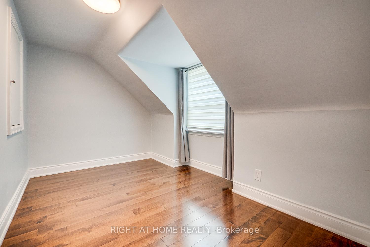 Photo 21 of 76 Caribou Road E, Toronto, Bedford Park-Nortown — HOMEH