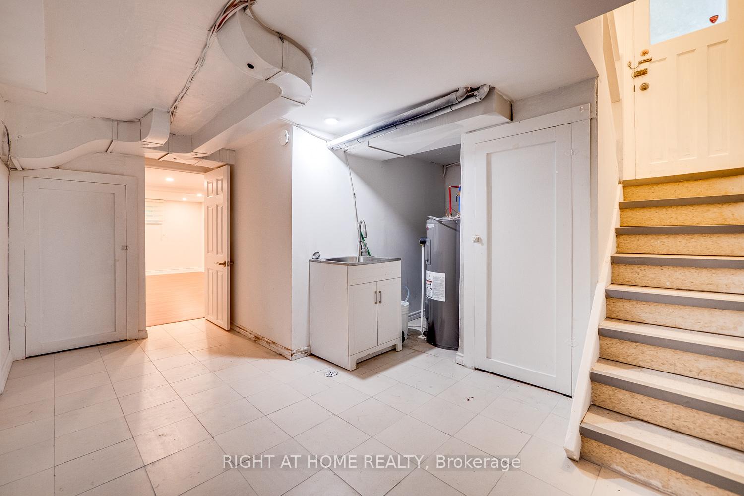 Photo 35 of 76 Caribou Road E, Toronto, Bedford Park-Nortown — HOMEH