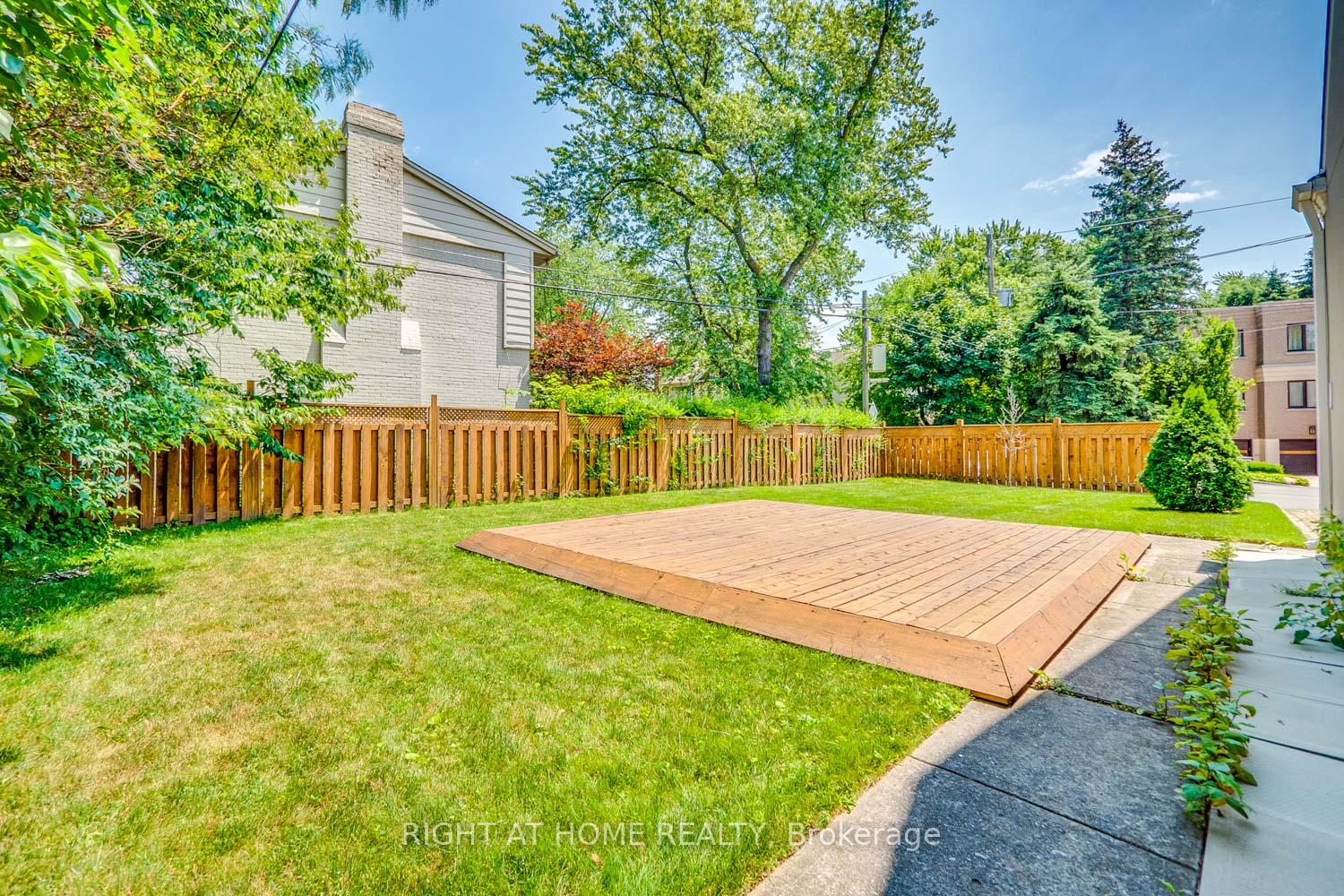 Photo 40 of 76 Caribou Road E, Toronto, Bedford Park-Nortown — HOMEH