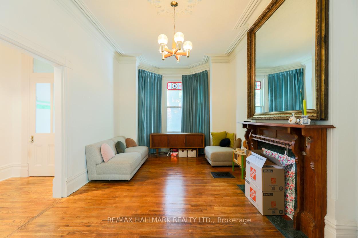 Photo 4 of Unit Main & Upper, 370 Sackville Street, Toronto, Cabbagetown-South St. James Town — HOMEH