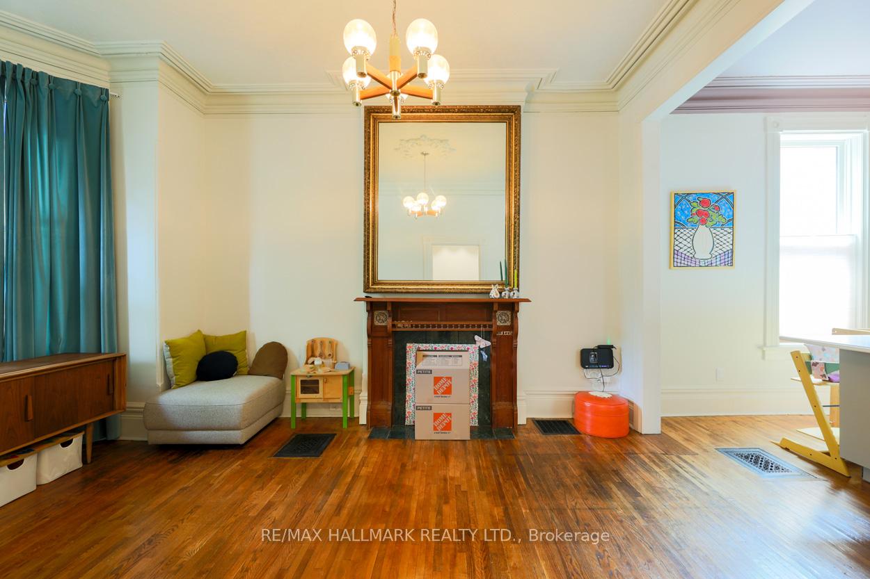 Photo 5 of Unit Main & Upper, 370 Sackville Street, Toronto, Cabbagetown-South St. James Town — HOMEH