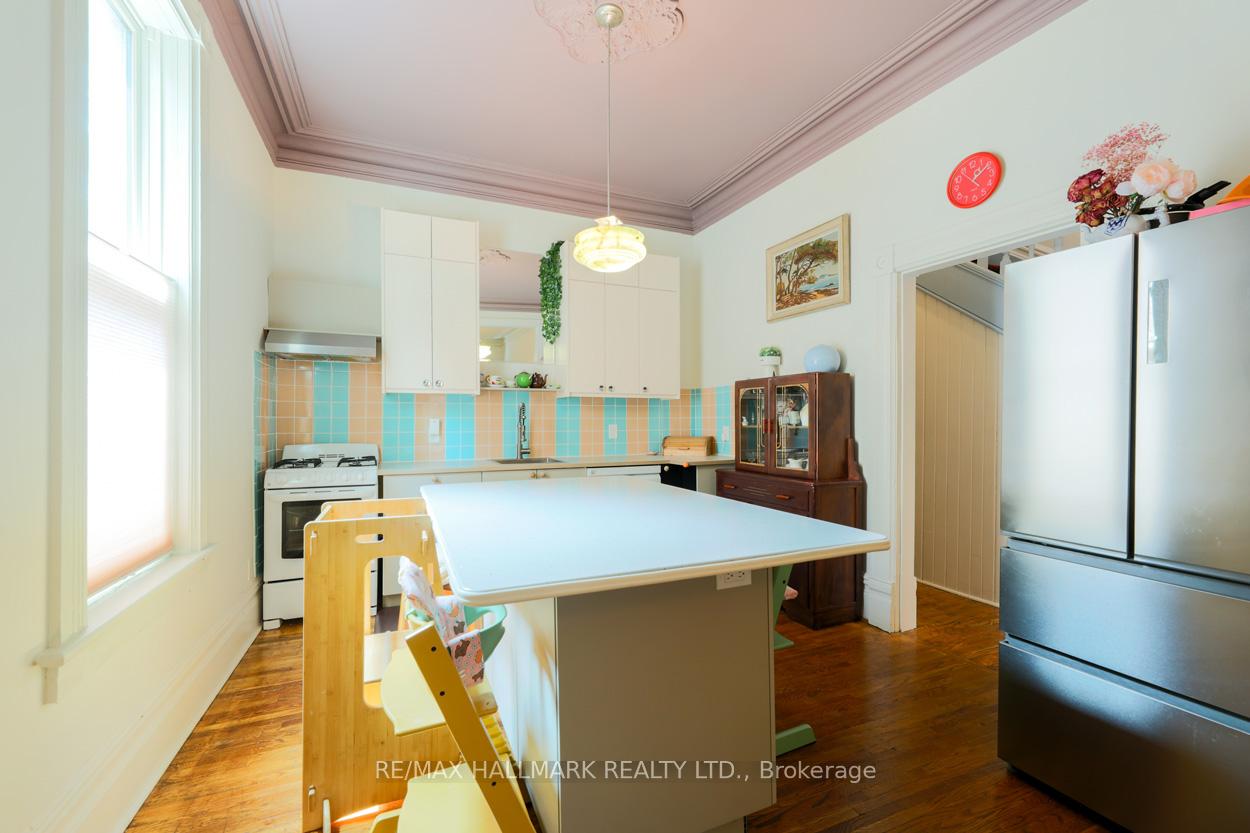 Photo 10 of Unit Main & Upper, 370 Sackville Street, Toronto, Cabbagetown-South St. James Town — HOMEH