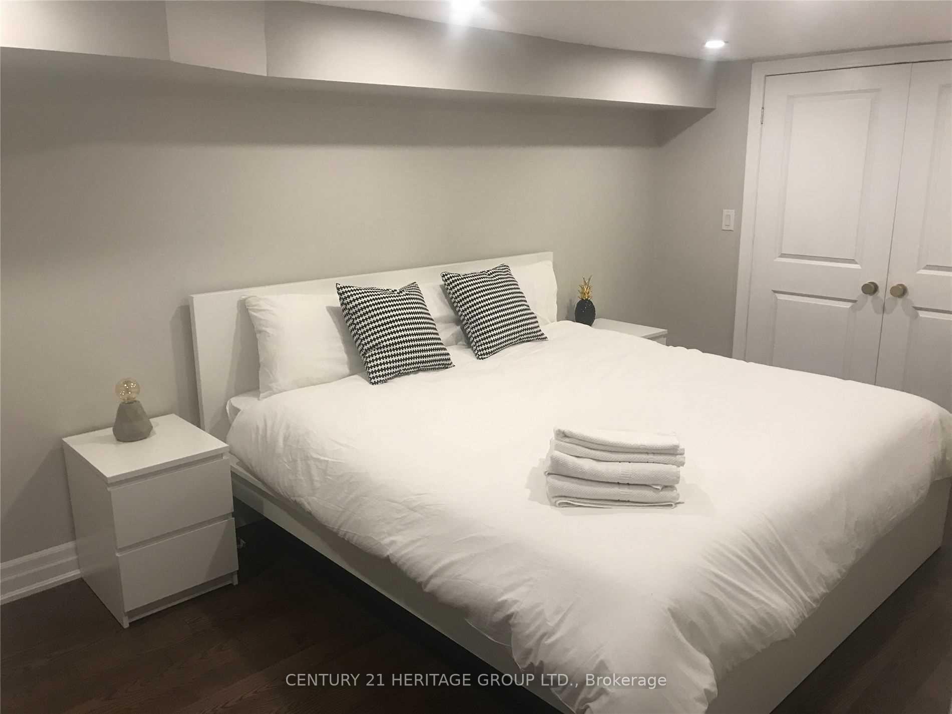 Photo 16 of Unit 1, 305 Mutual Street, Toronto, Church-Yonge Corridor — HOMEH