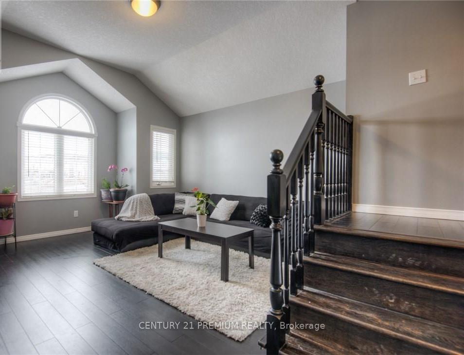 Photo 11 of 640 Activa Avenue, Kitchener — HOMEH