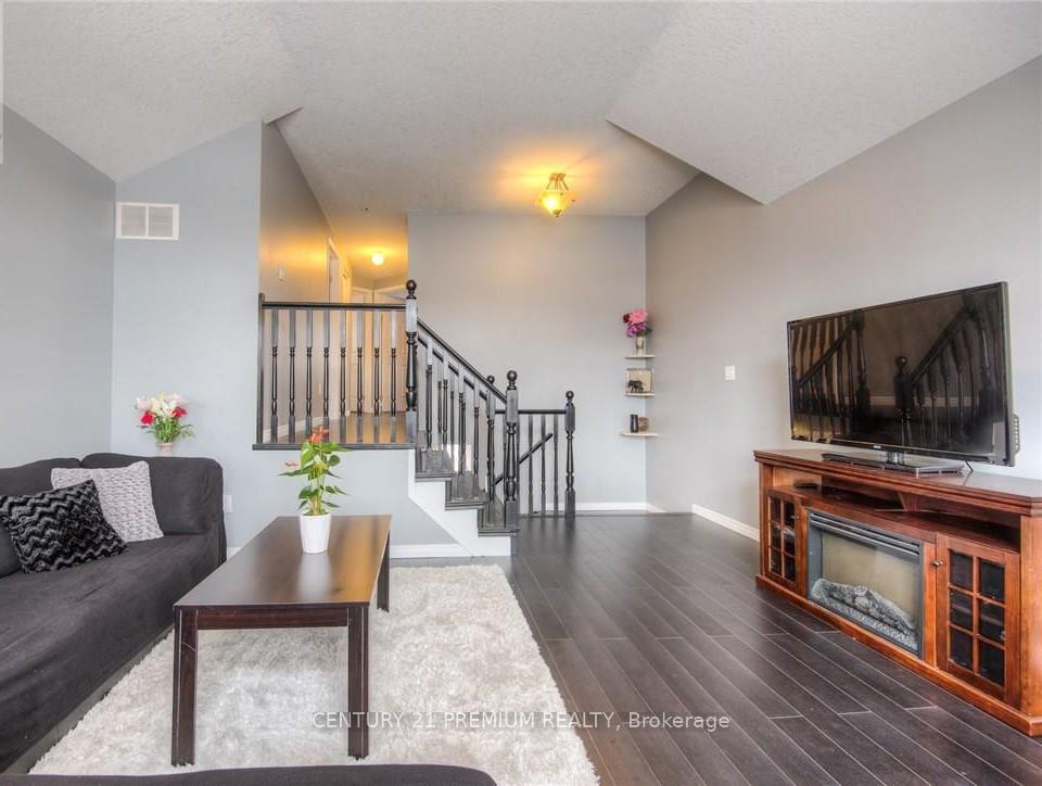 Photo 15 of 640 Activa Avenue, Kitchener — HOMEH