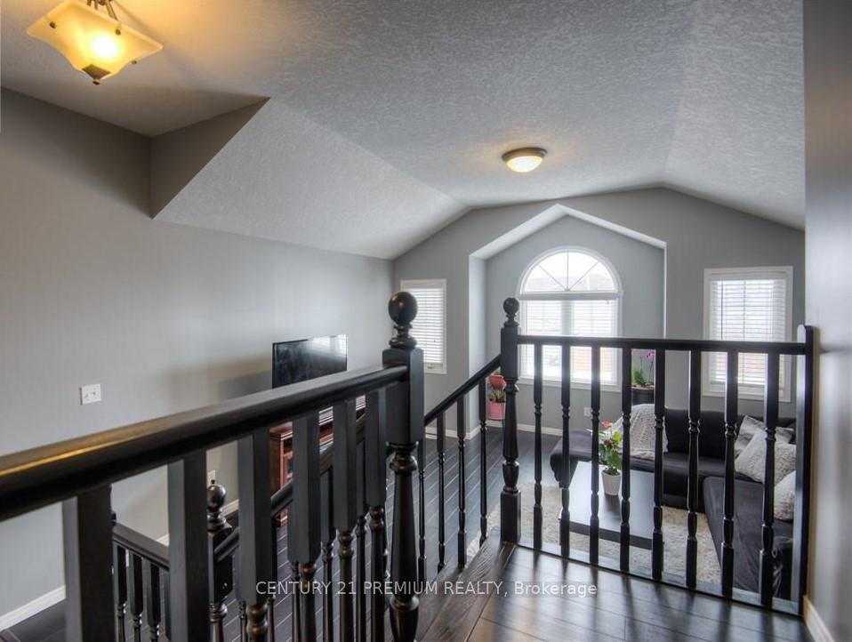 Photo 12 of 640 Activa Avenue, Kitchener — HOMEH