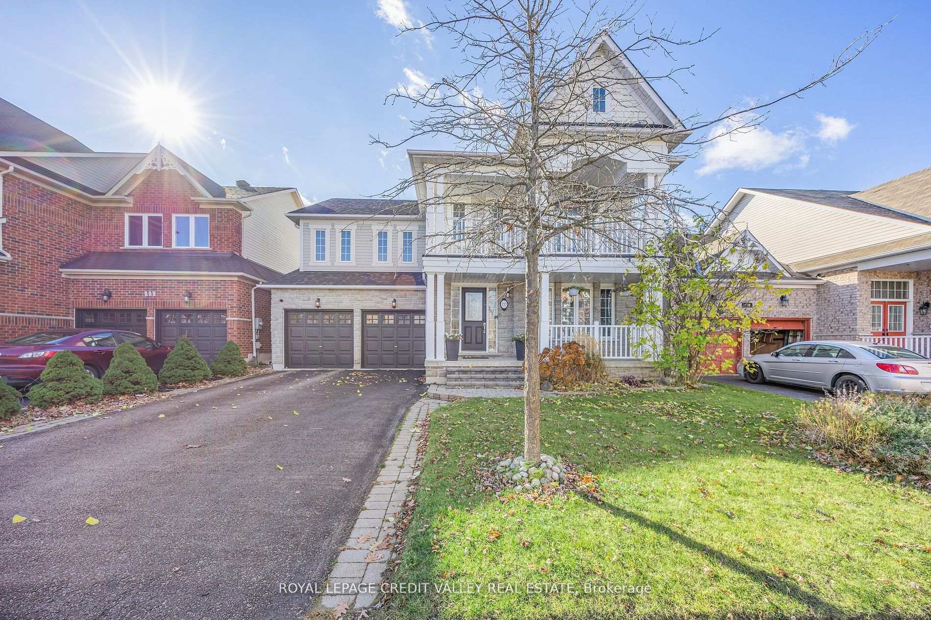 Photo 5 of 157 Succession Crescent, Barrie, Innis-Shore — HOMEH