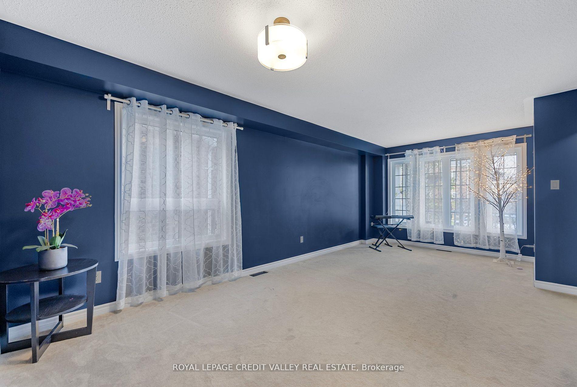 Photo 8 of 157 Succession Crescent, Barrie, Innis-Shore — HOMEH