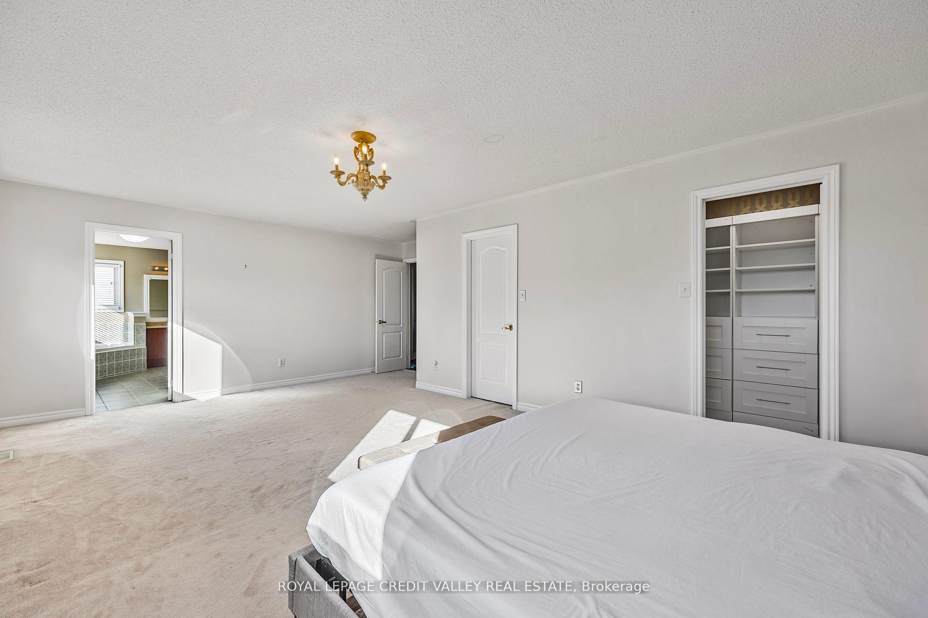 Photo 23 of 157 Succession Crescent, Barrie, Innis-Shore — HOMEH