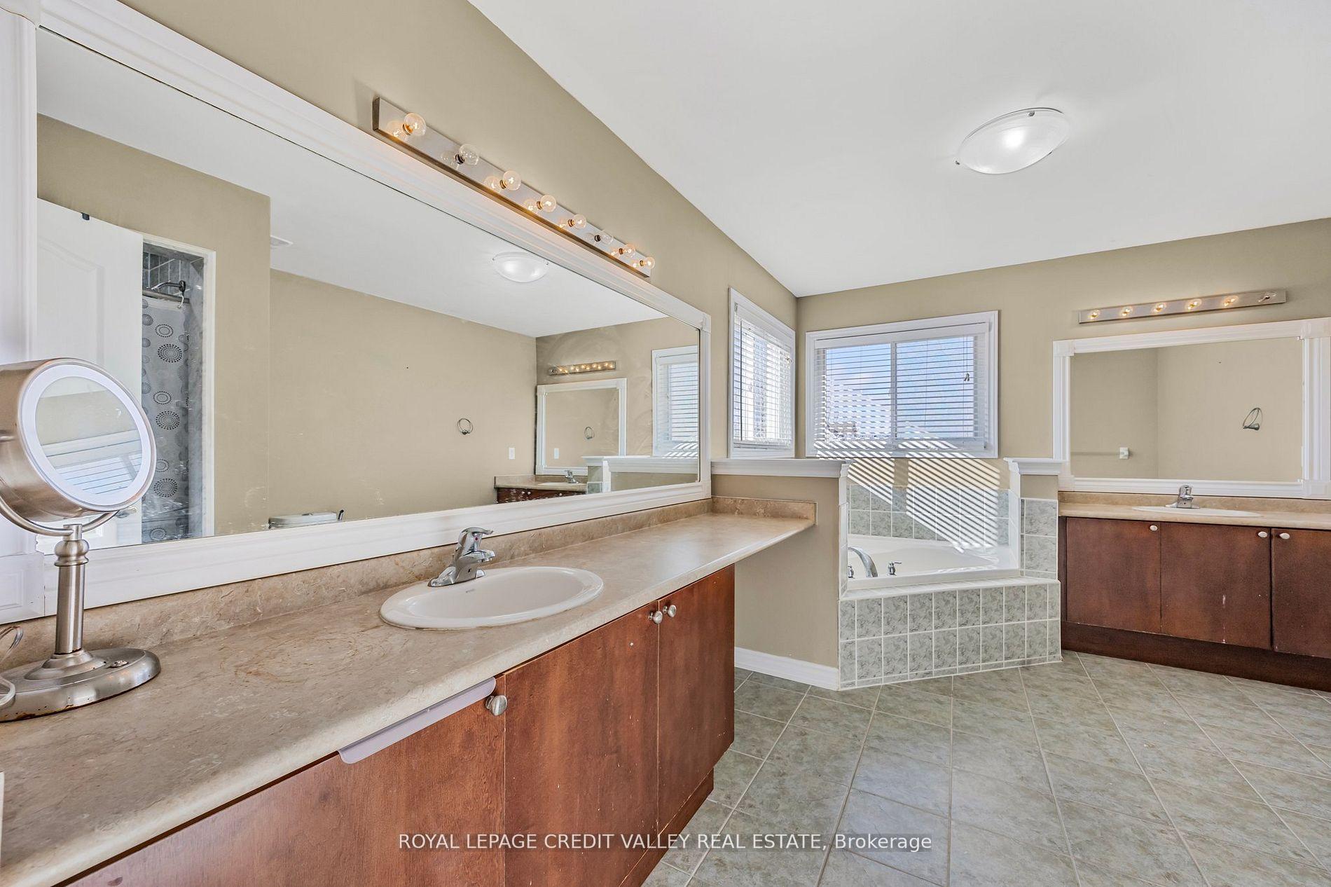 Photo 24 of 157 Succession Crescent, Barrie, Innis-Shore — HOMEH