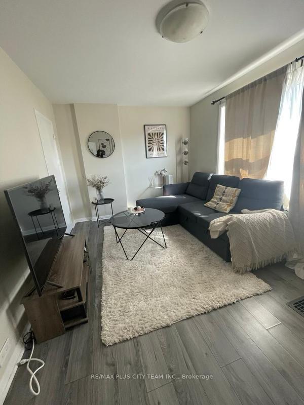Photo 2 of Unit 2nd Flr, 580 Dufferin Street, Toronto, Little Portugal — HOMEH
