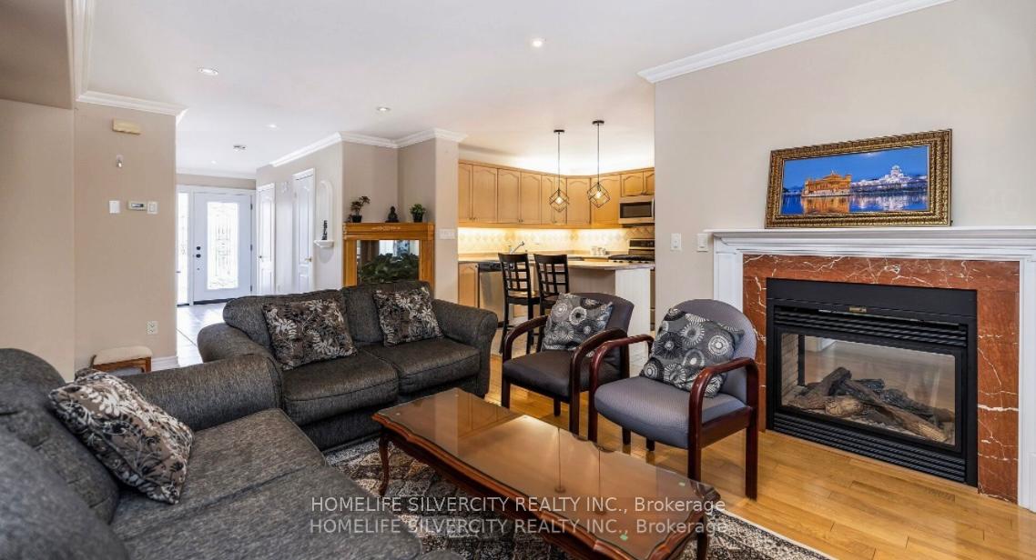 Photo 6 of 25 Oakmeadow Drive, Brampton, Fletcher's Meadow — HOMEH