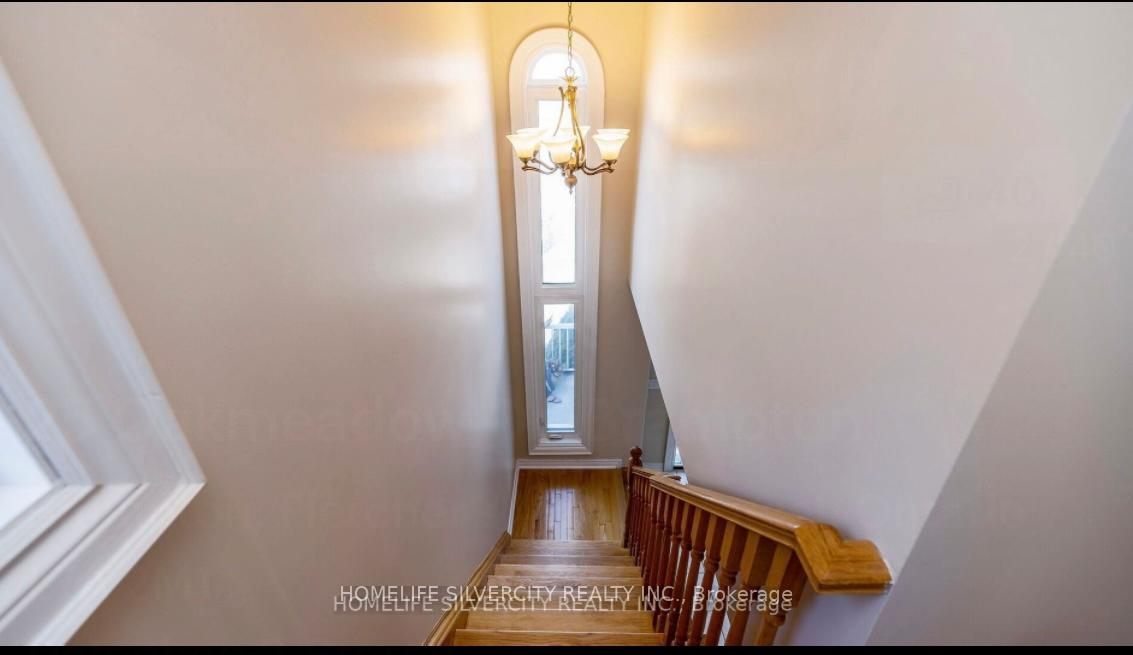 Photo 16 of 25 Oakmeadow Drive, Brampton, Fletcher's Meadow — HOMEH