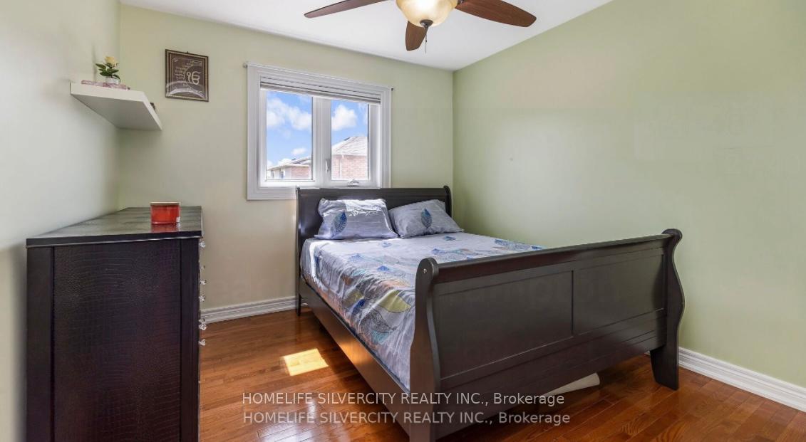 Photo 17 of 25 Oakmeadow Drive, Brampton, Fletcher's Meadow — HOMEH